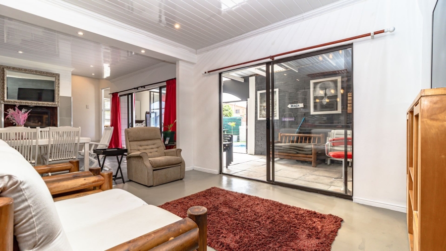 2 Bedroom Property for Sale in Franskraal Western Cape